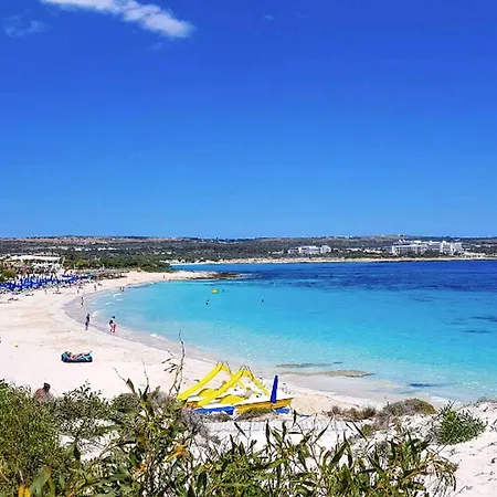 Exquisite Bulat 4 Bedrooms Beachfront