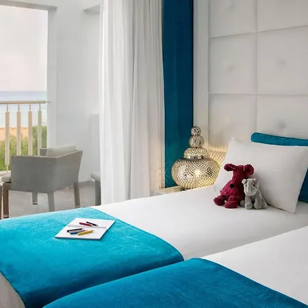 Exquisite Bulat 4 Bedrooms Beachfront Villa Protaras