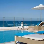فيلة Exquisite Bulat 4 Bedrooms Beachfront *