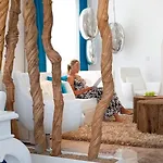 Exquisite Bulat 4 Bedrooms Beachfront فيلة *
