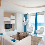 فيلة Exquisite Bulat 4 Bedrooms Beachfront بروتاراس