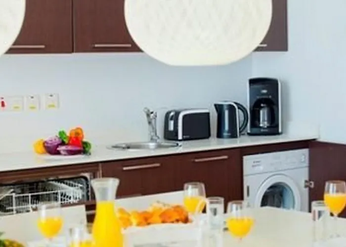 Exquisite Bulat 4 Bedrooms Beachfront Vilă