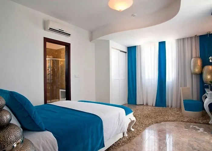 Exquisite Bulat 4 Bedrooms Beachfront * Protaras