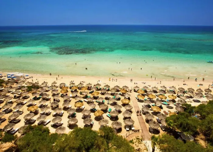 Villa Exquisite Bulat 4 Bedrooms Beachfront